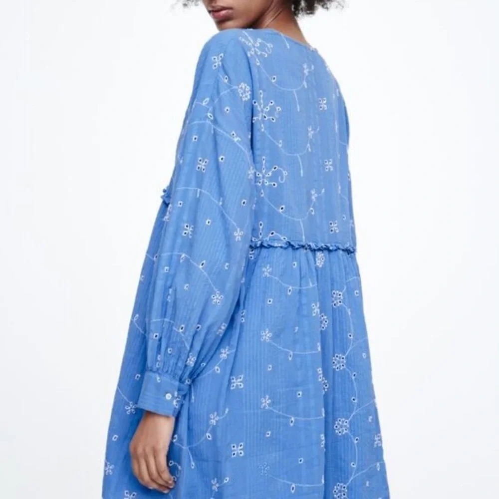 Zara Embroidered Babydoll Eyelet Blue V-Neck Long Sleeve Mini Dress size XS